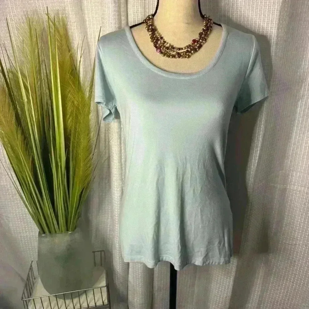 Tahari Women’s Size M Soft Modal Short Sleeve Light Blue Scoop Neck Top